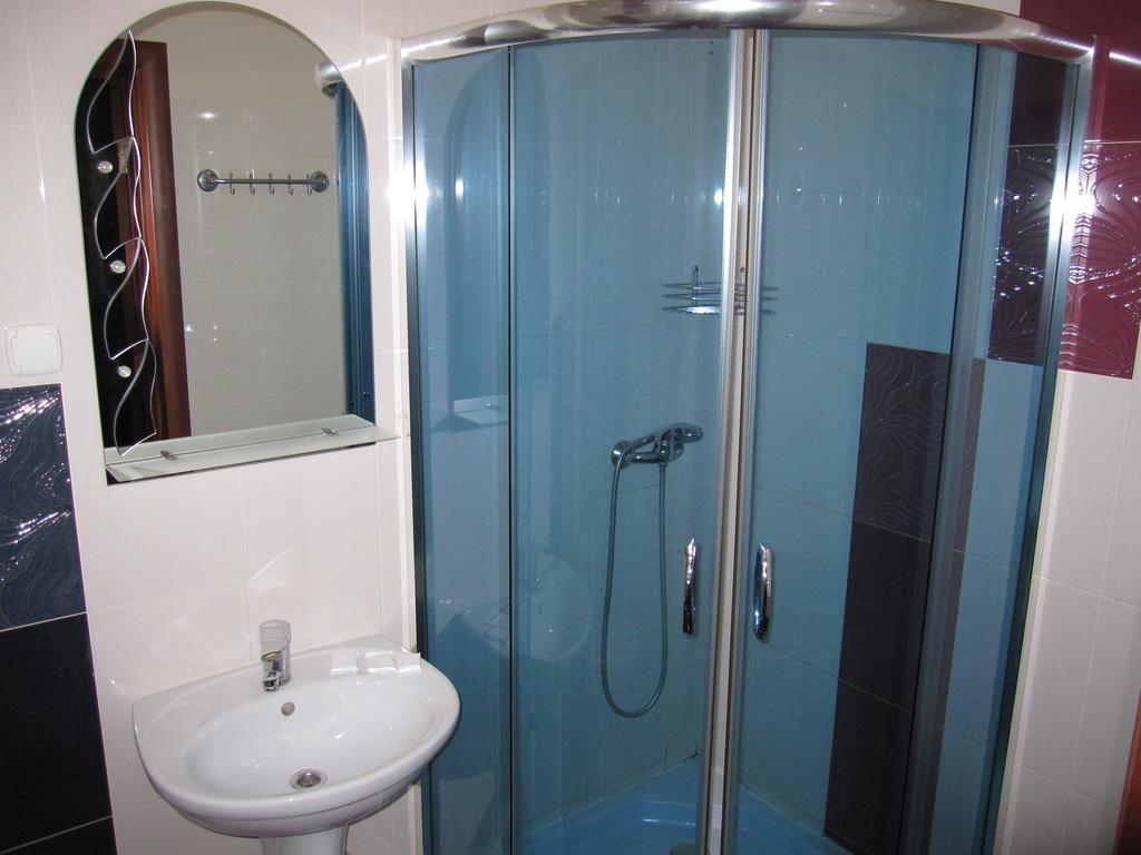 Jaguar Hotel Complex Kharkov Phòng bức ảnh